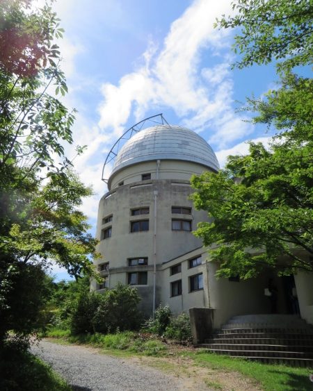 本館外観-花山天文台